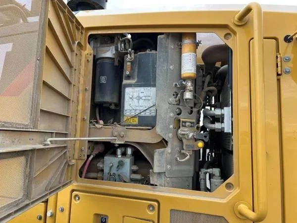 Motor-Graders-Caterpillar-140M3-AWD-32069179.jpg