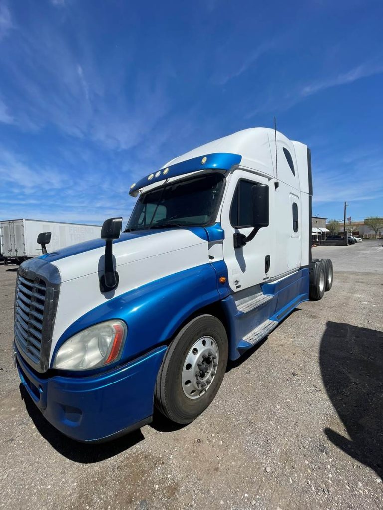 Cabover-Sleepers-Freightliner-Cascadia-35638235.jpg