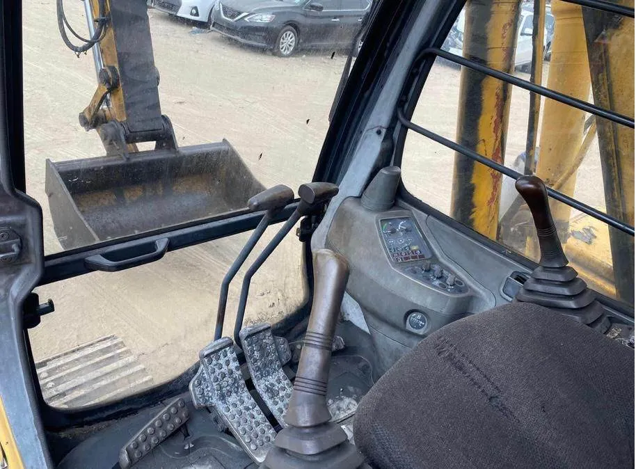 Excavators-John-Deere-120-40540772.jpg